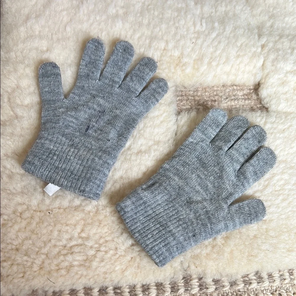 Gray Kids Gloves with Colorful Numbers ~ H & M